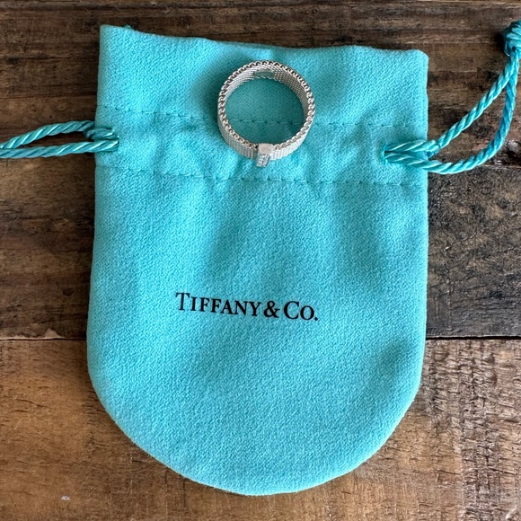 Tiffany & Co. Mesh Ring with 4 Diamonds Size 6 - Picture 6 of 7